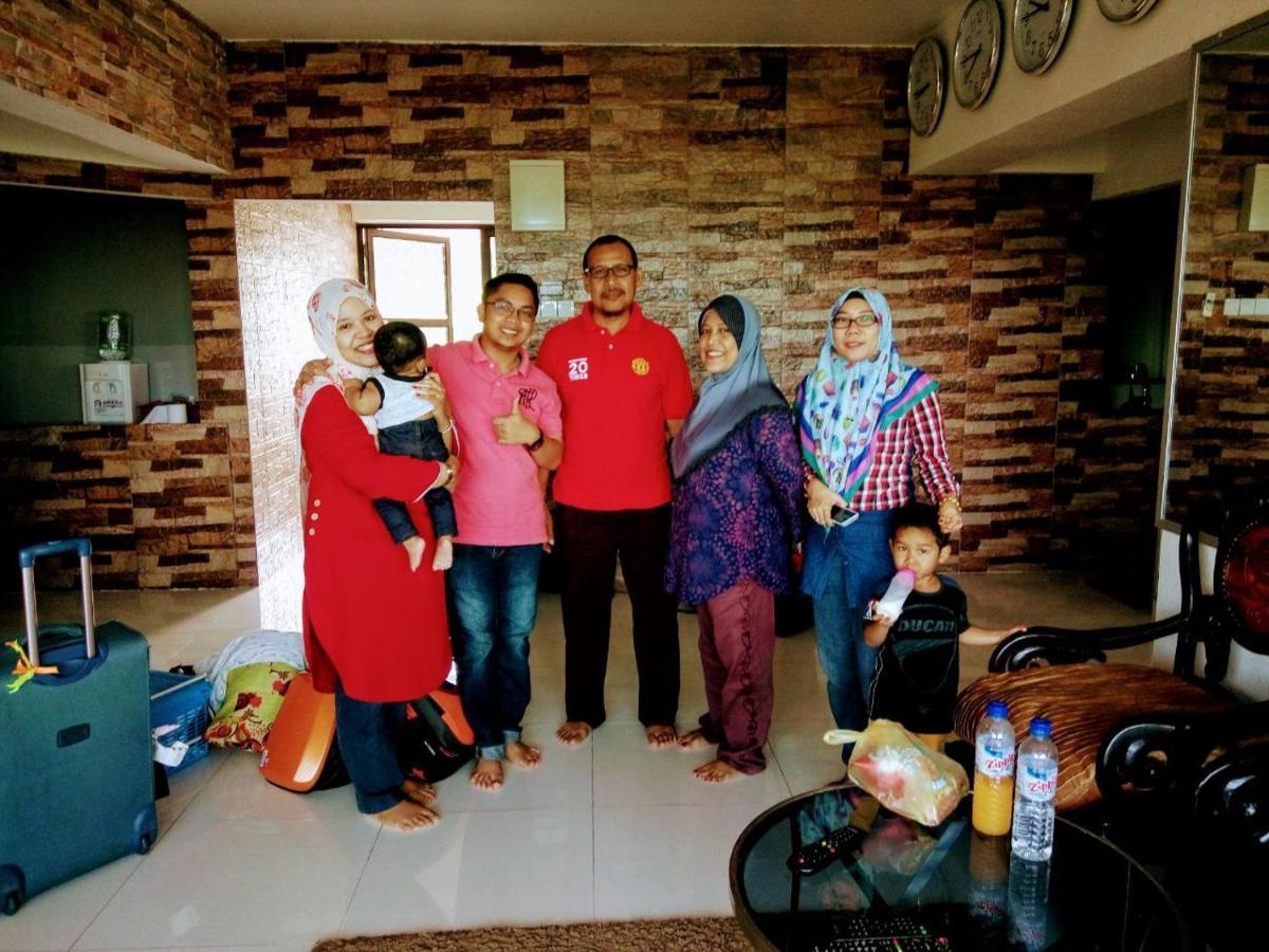 Airbnb At Sri Sayang Batu Ferringhi Beach Exterior foto
