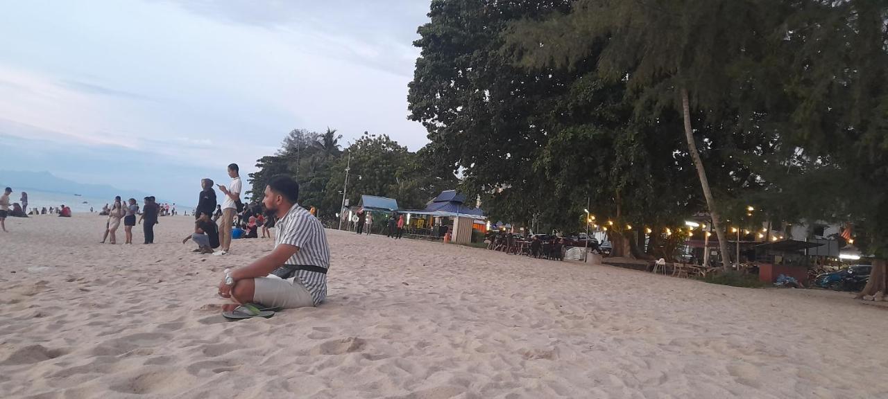 Airbnb At Sri Sayang Batu Ferringhi Beach Exterior foto